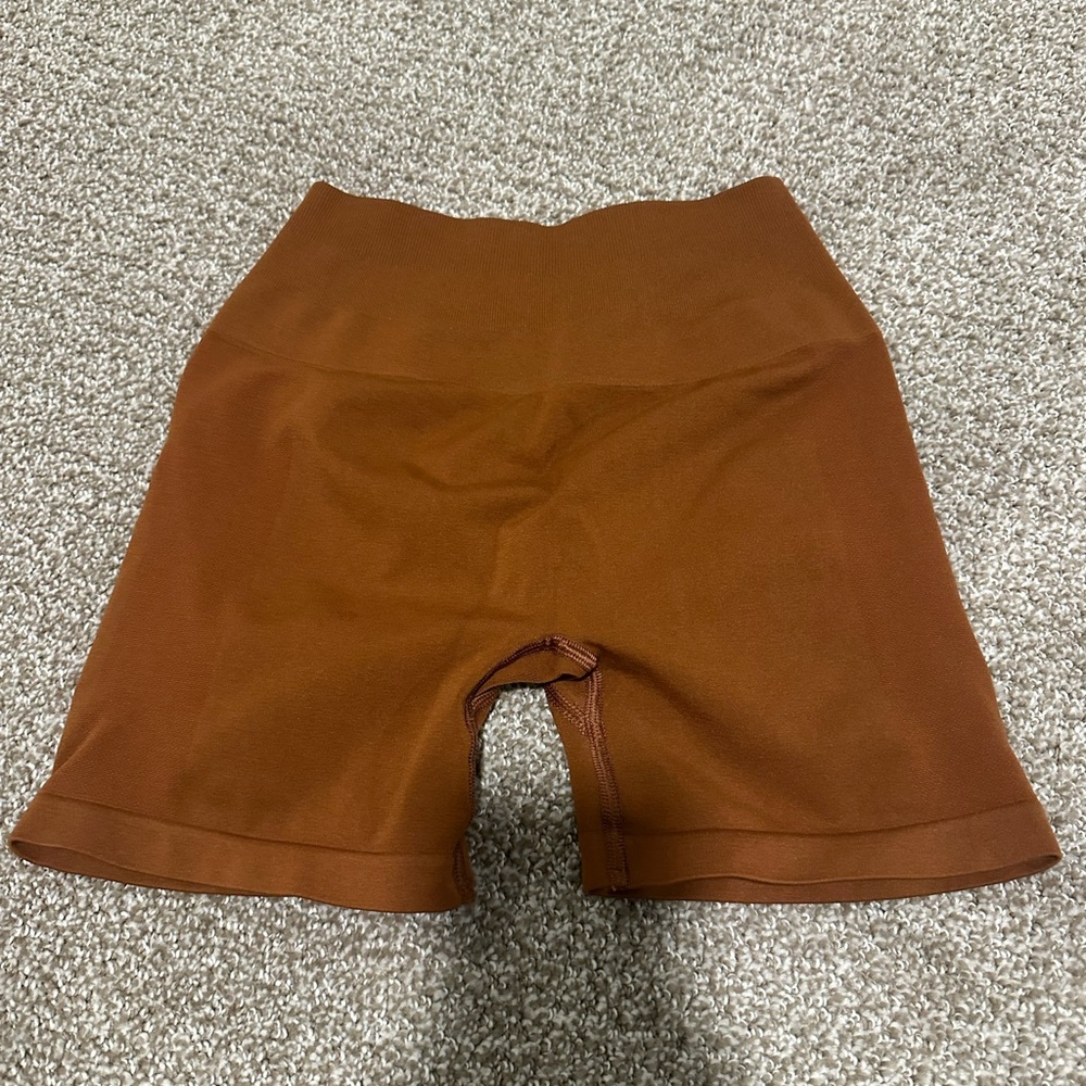 Alphalete amplify shorts